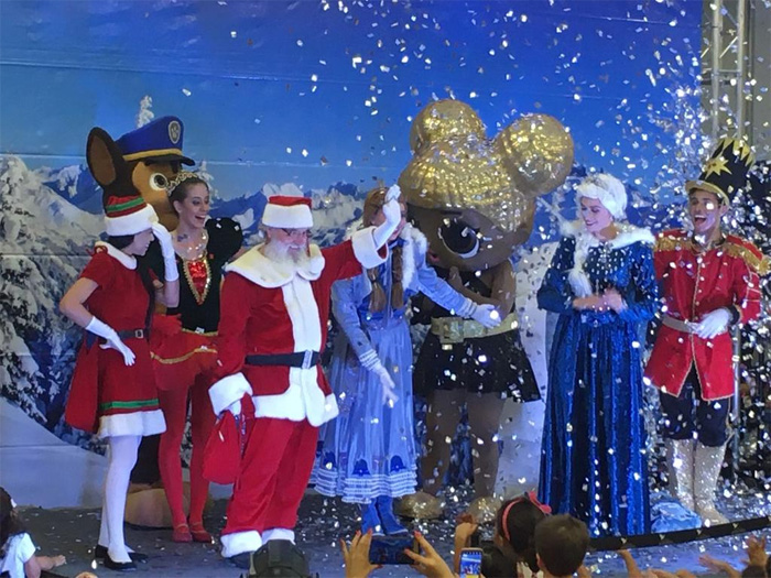 Chegada de Noel no Shopping Jardim Oriente contou com musical natalino e lotou Praça de Eventos - Vale News