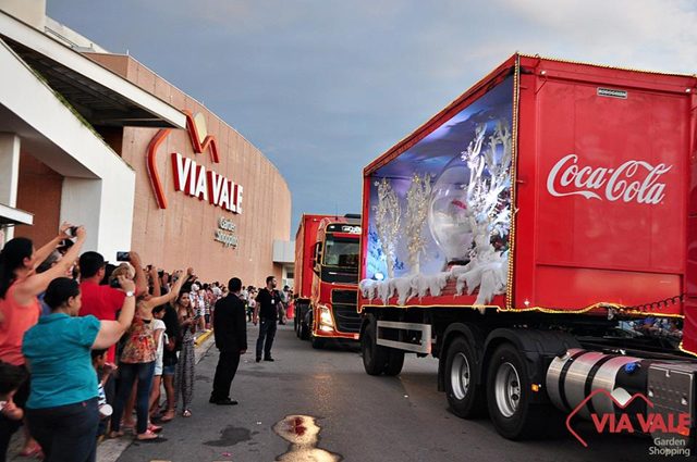 Via Vale Garden Shopping em Taubaté recebe a Caravana de Natal Coca-Cola -  Vale News 