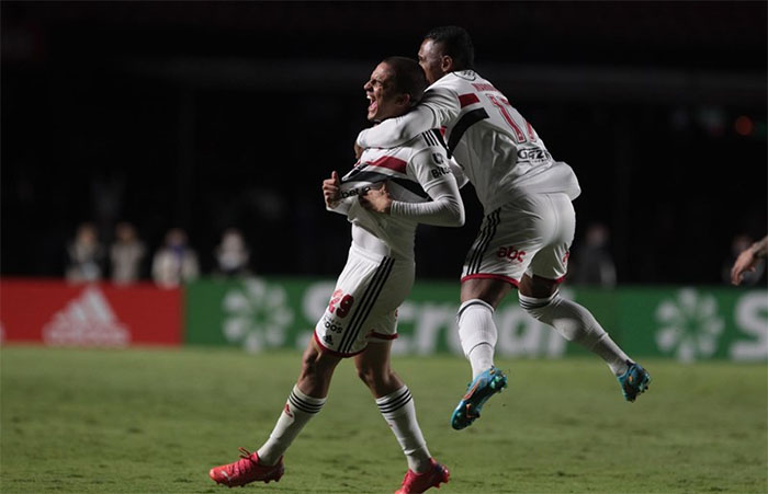 De virada, São Paulo goleia o São Bernardo e está na semifinal do  Campeonato Paulista