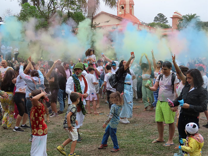 Festival das Cores foi sucesso na Fazenda Nova Gokula em